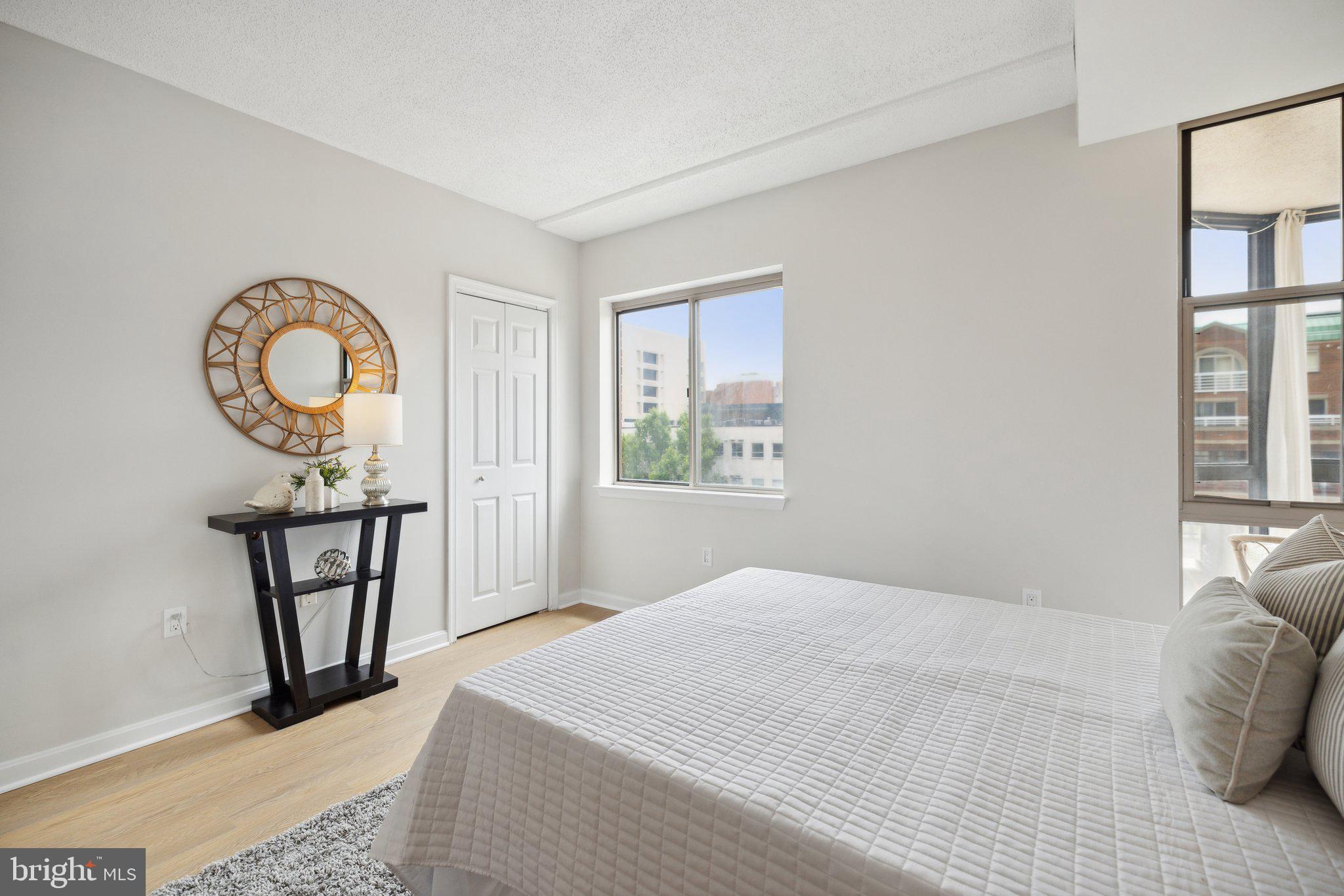 24 Courthouse Sq #311