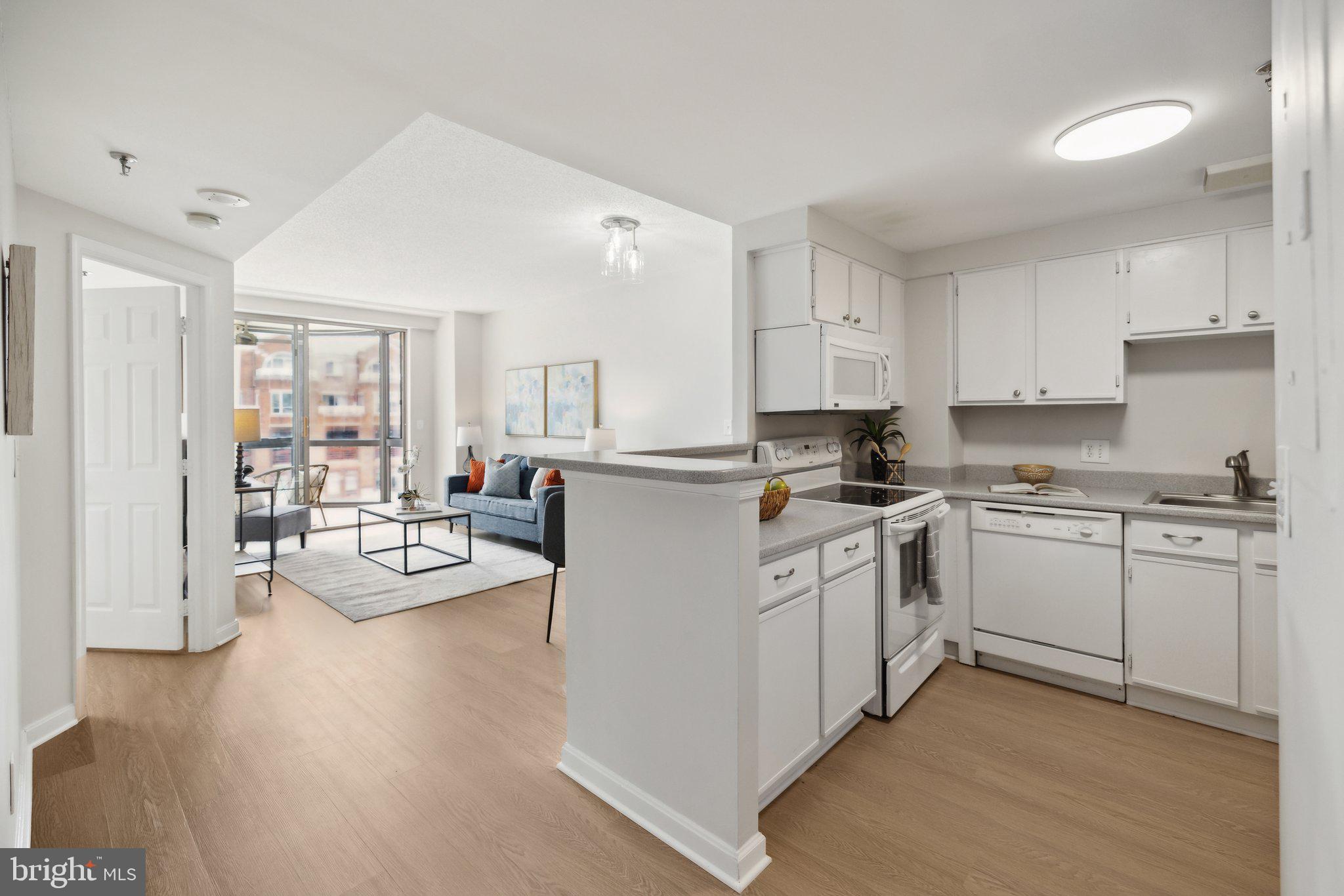 24 Courthouse Sq #311