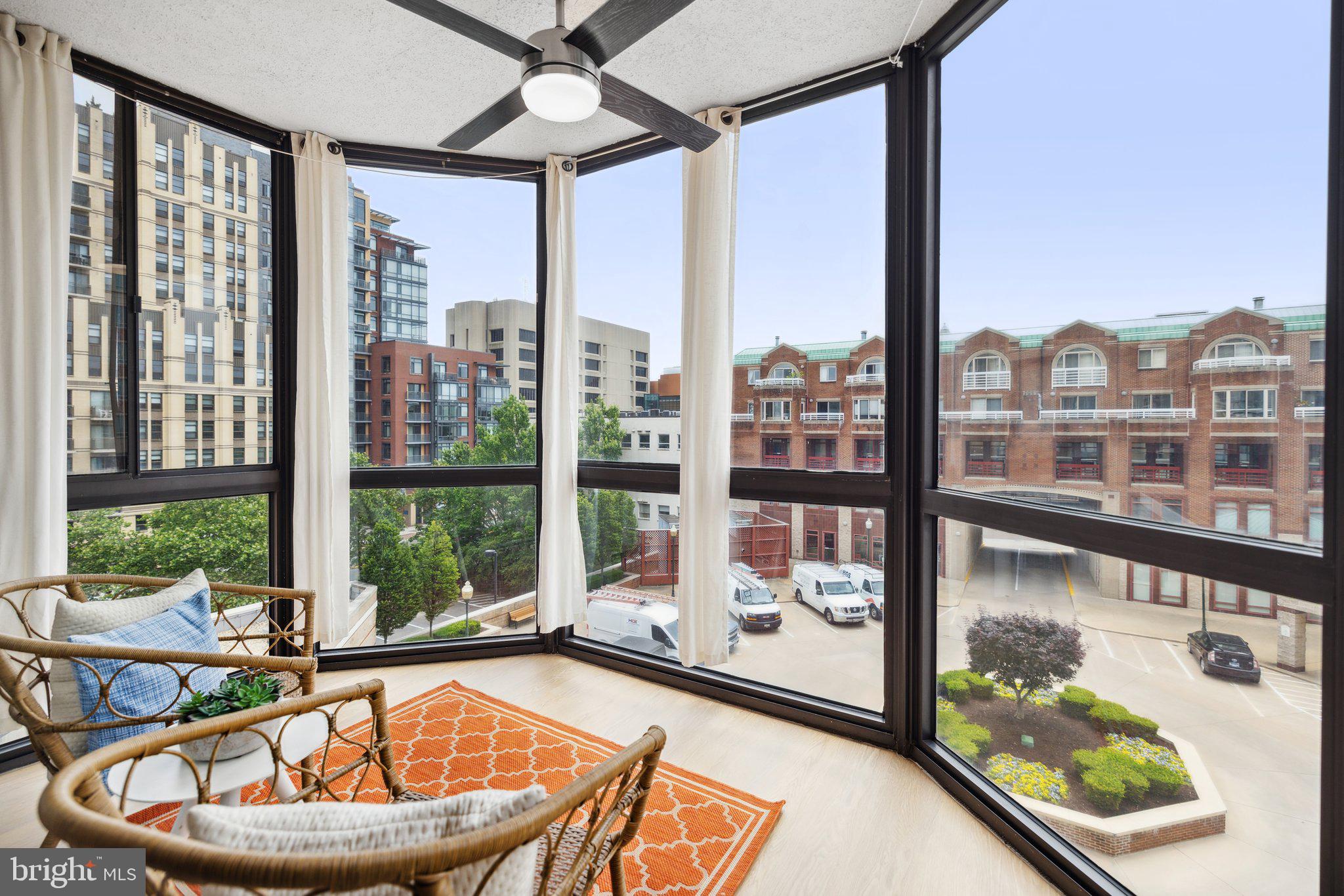 24 Courthouse Sq #311