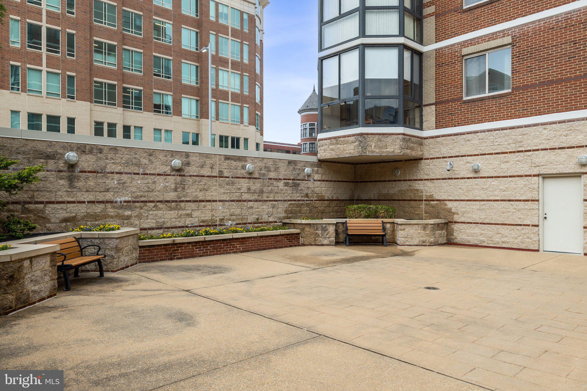 24 Courthouse Sq #311