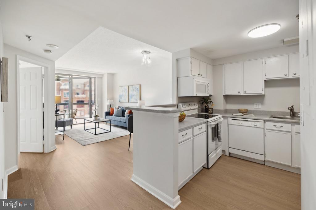 24 Courthouse Sq #311