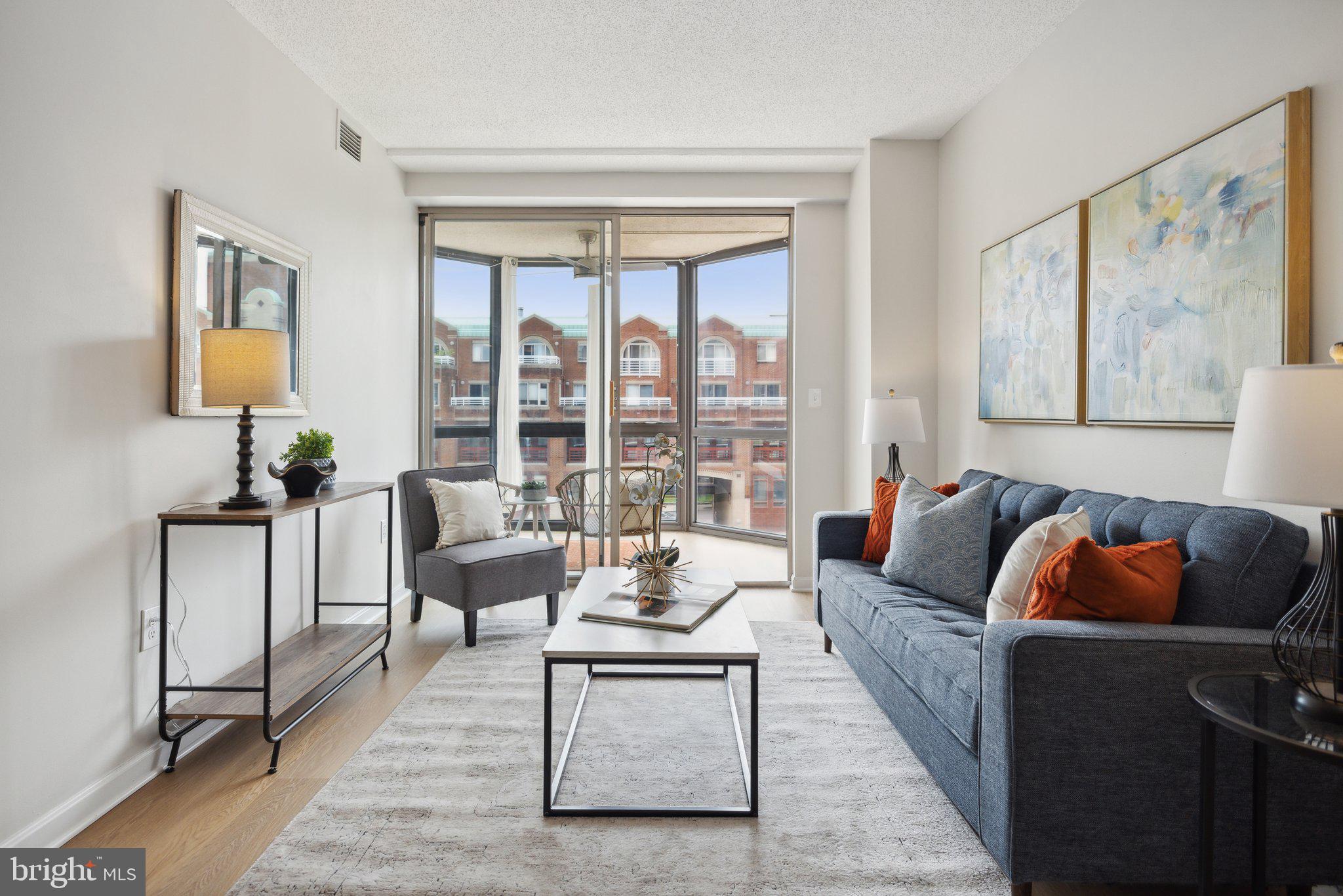 24 Courthouse Sq #311