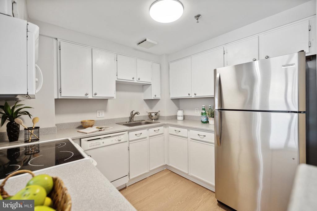 24 Courthouse Sq #311