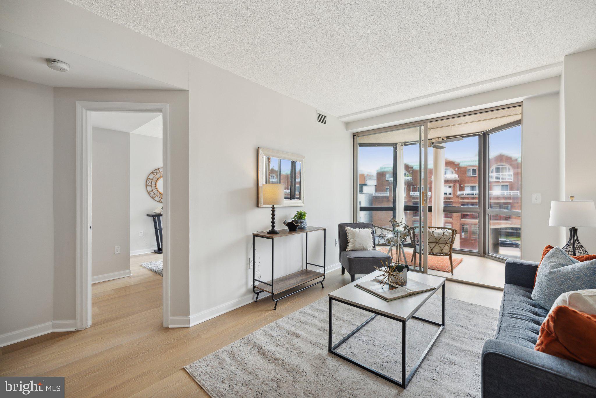 24 Courthouse Sq #311