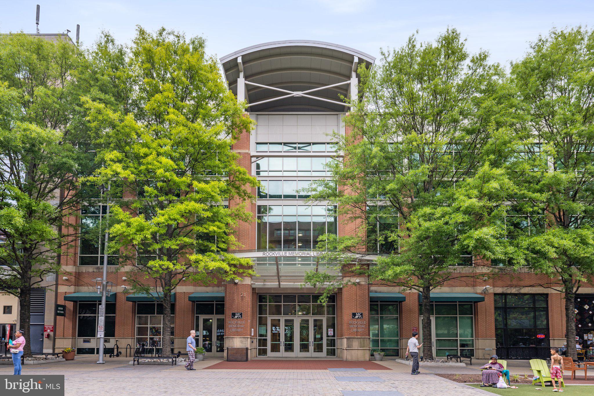 24 Courthouse Sq #311