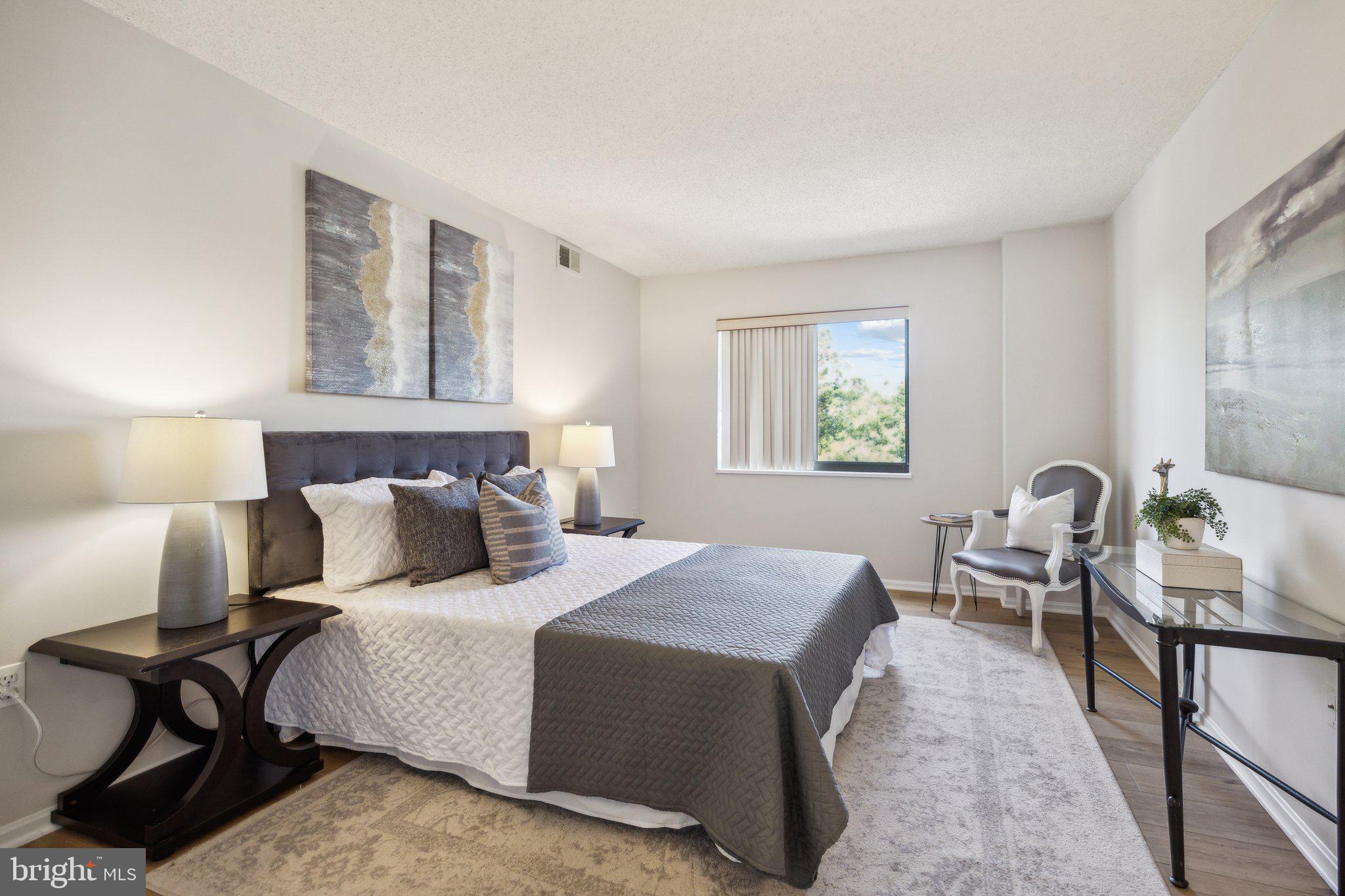 15107 Interlachen Dr #601