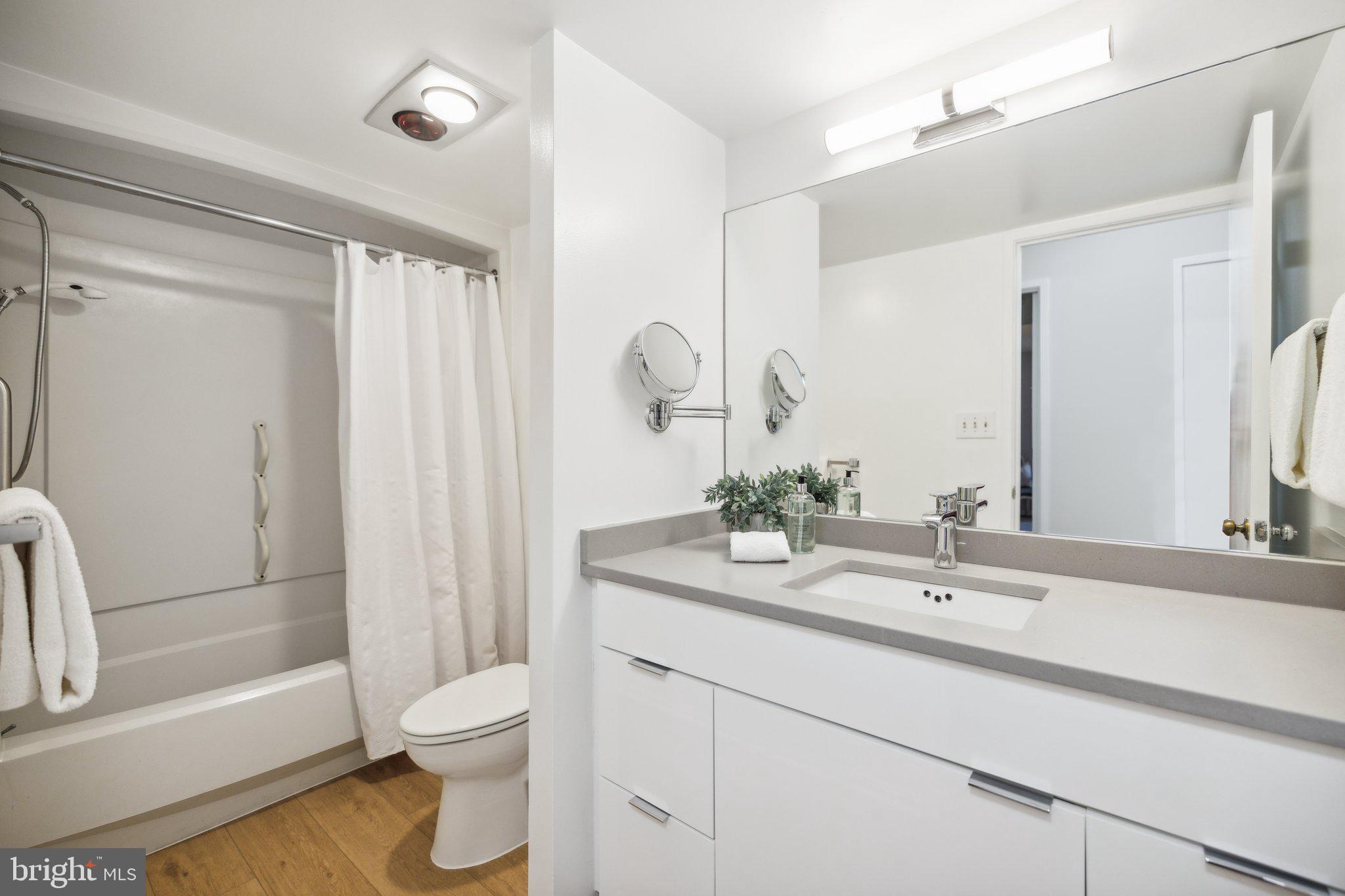 15107 Interlachen Dr #601