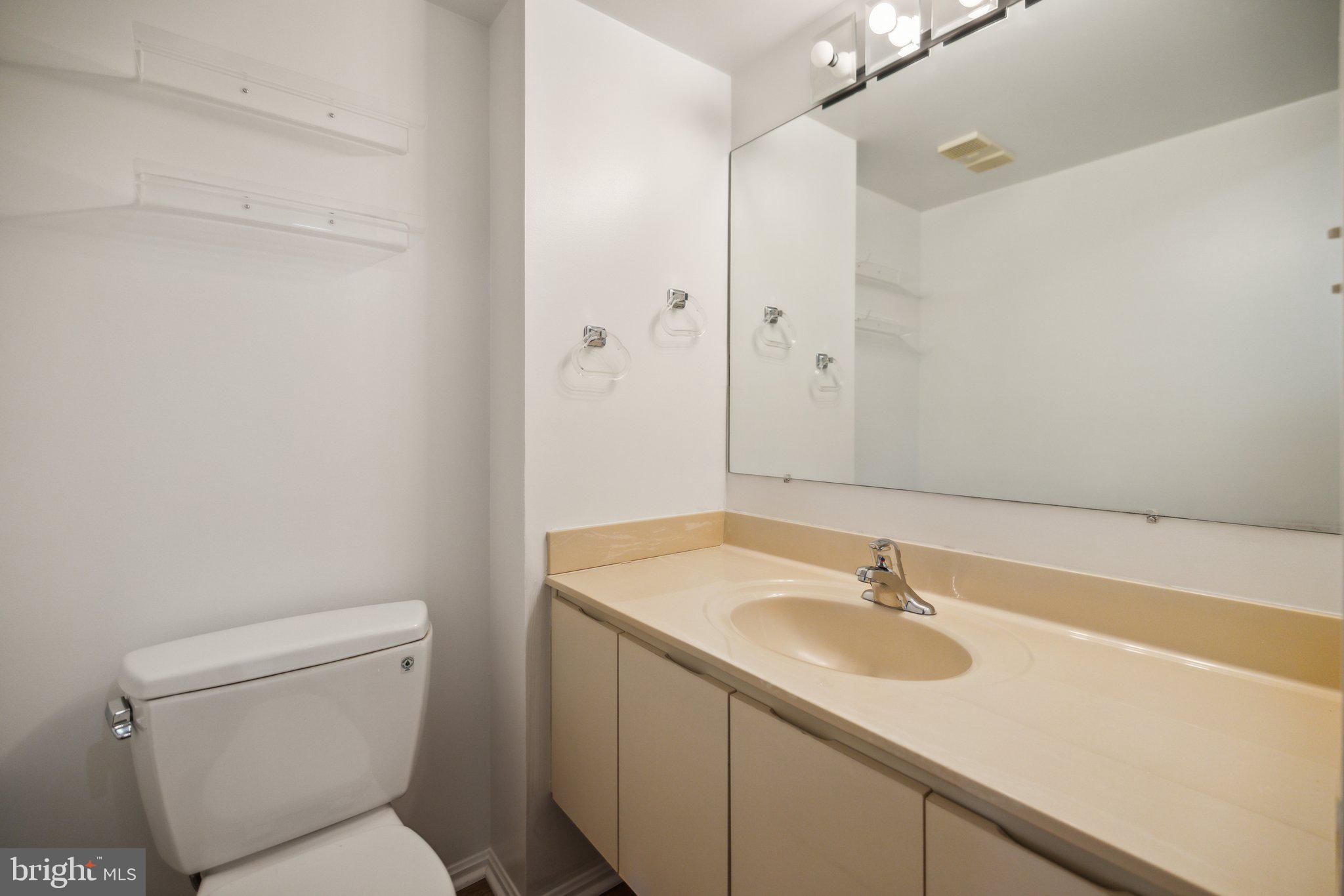 15107 Interlachen Dr #601