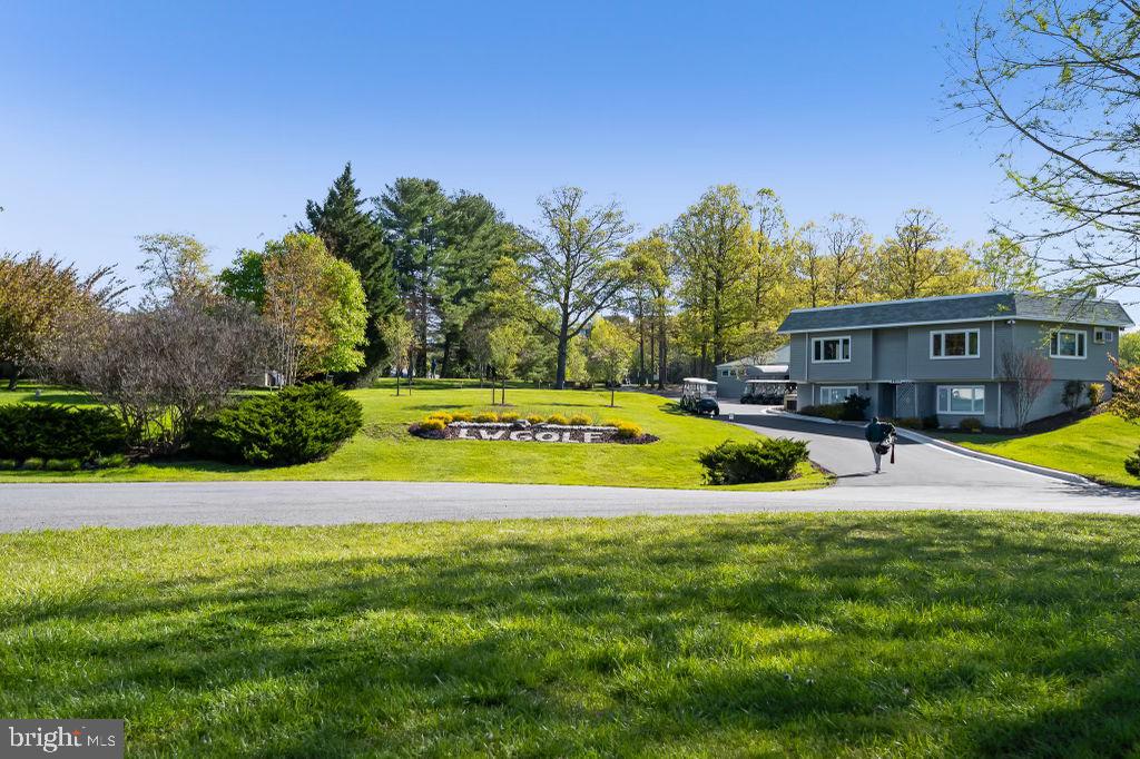 15107 Interlachen Dr #601