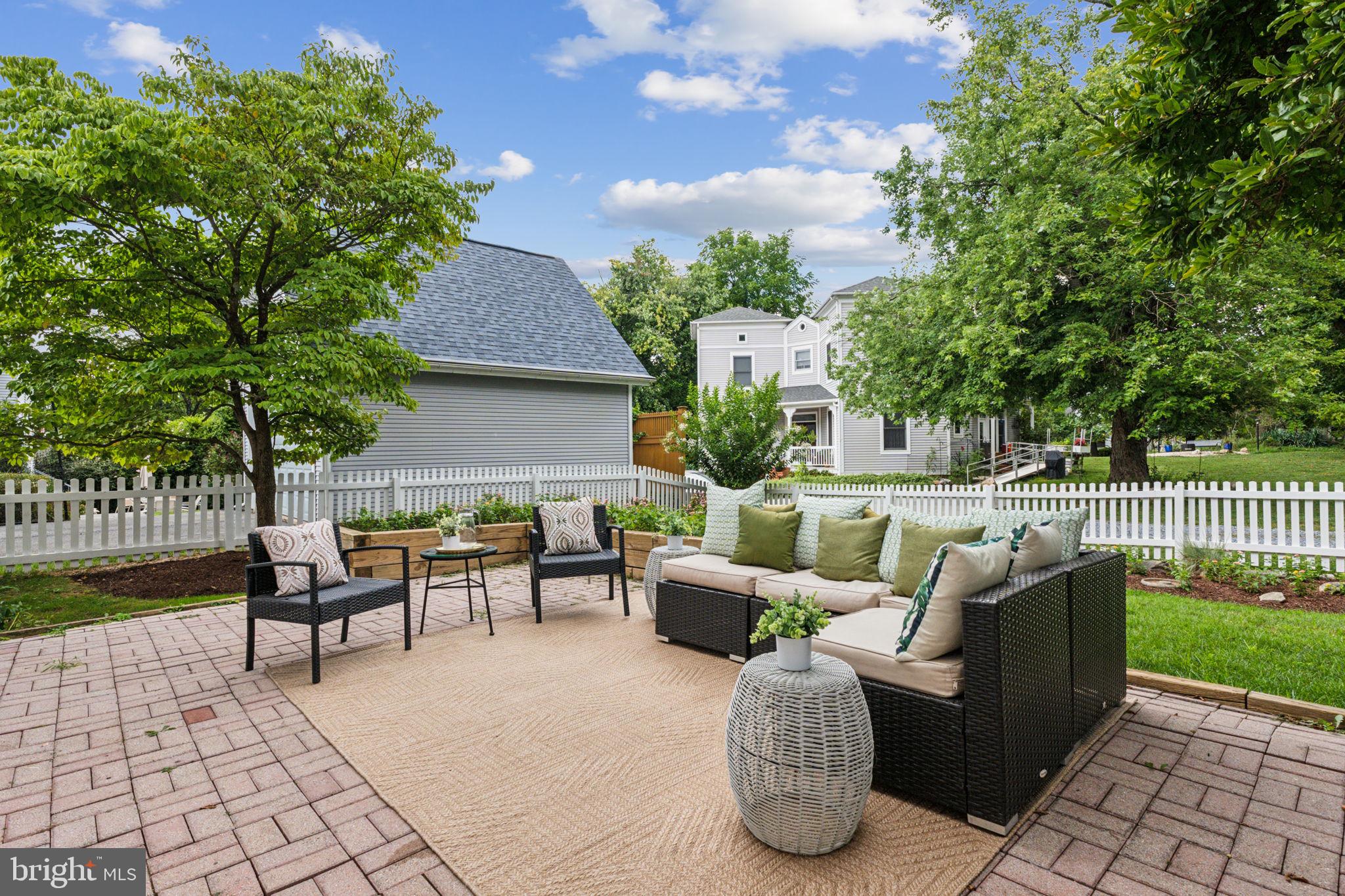 301 Anderson Ave