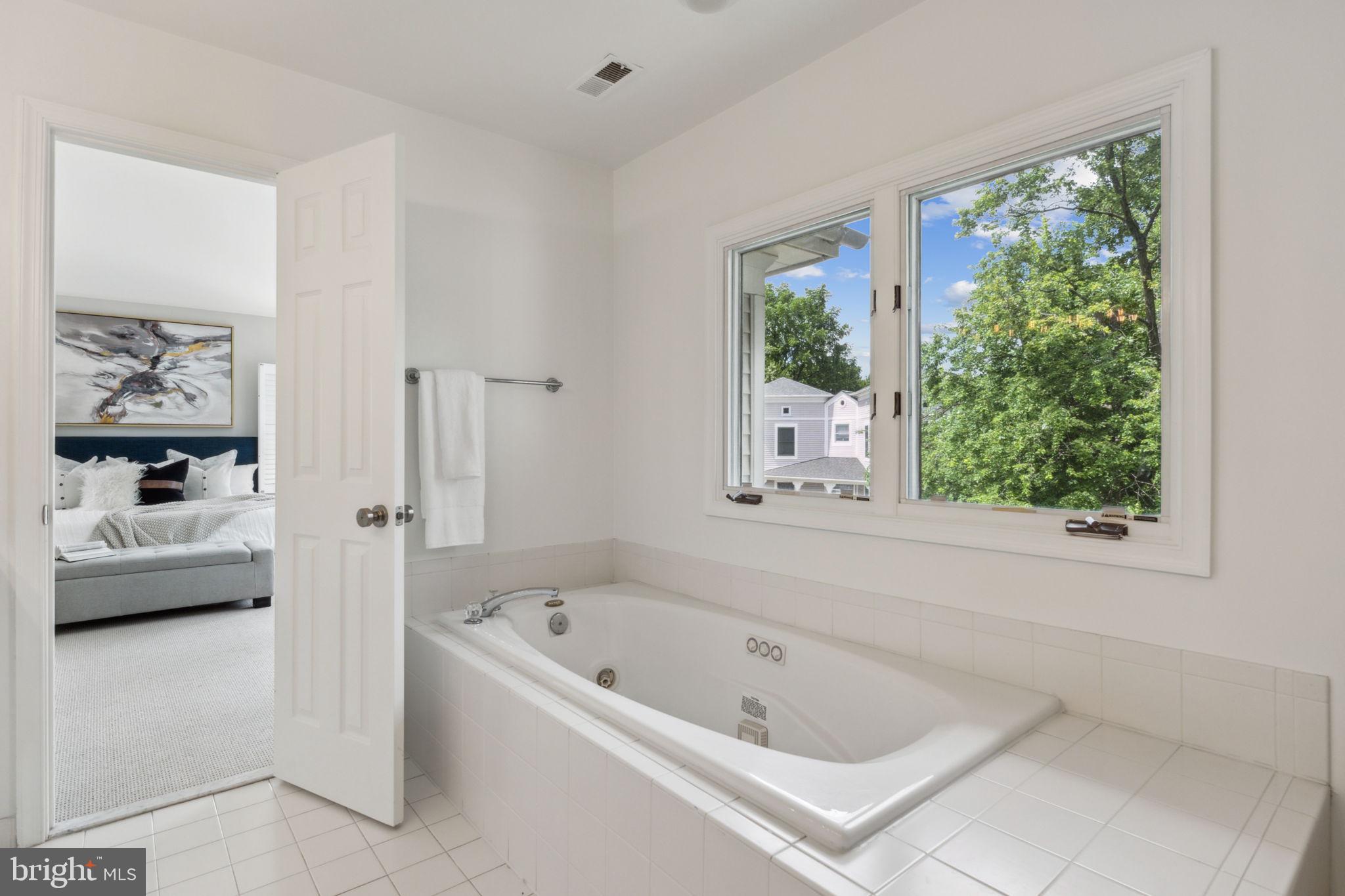 301 Anderson Ave