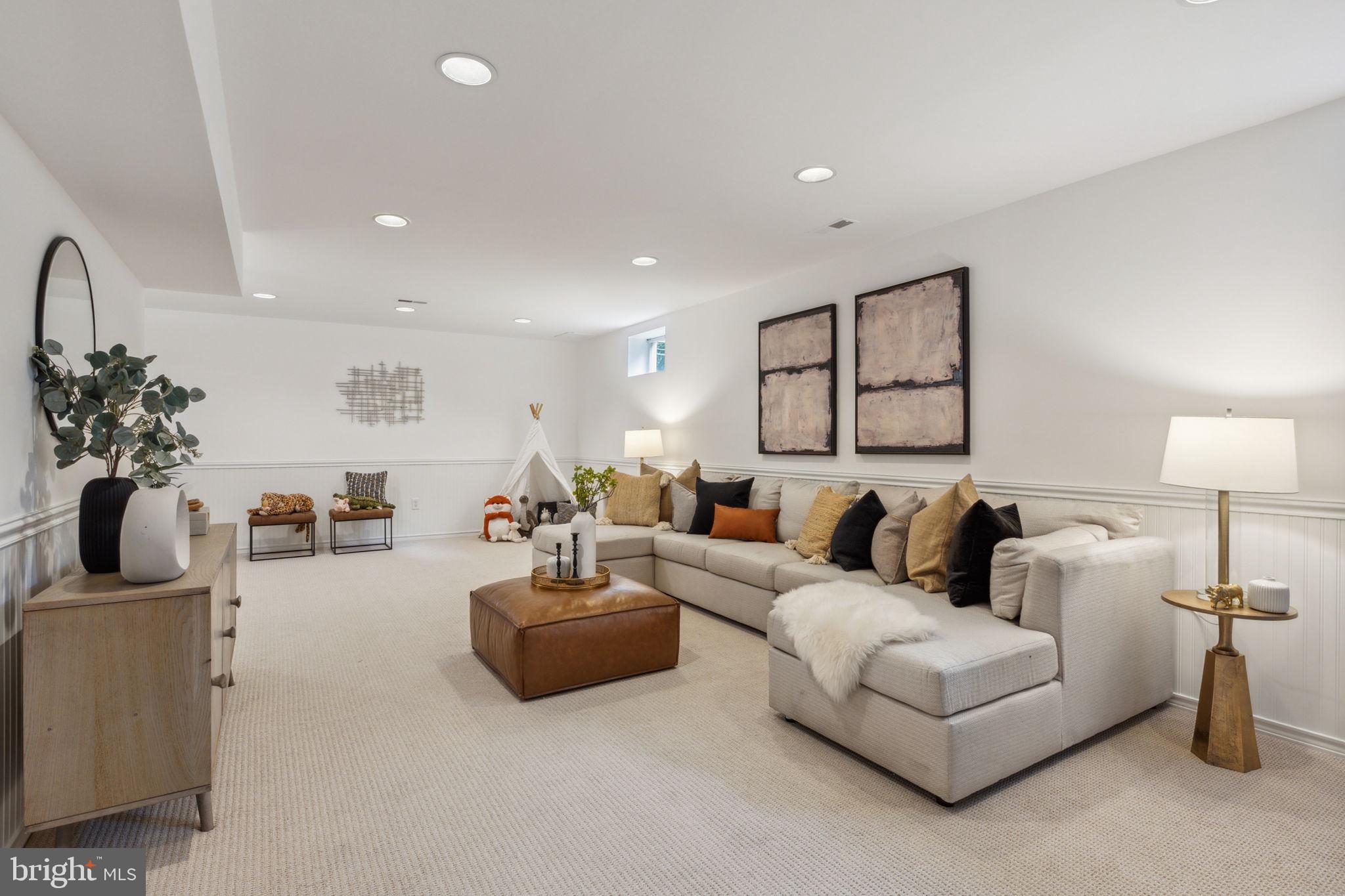 301 Anderson Ave