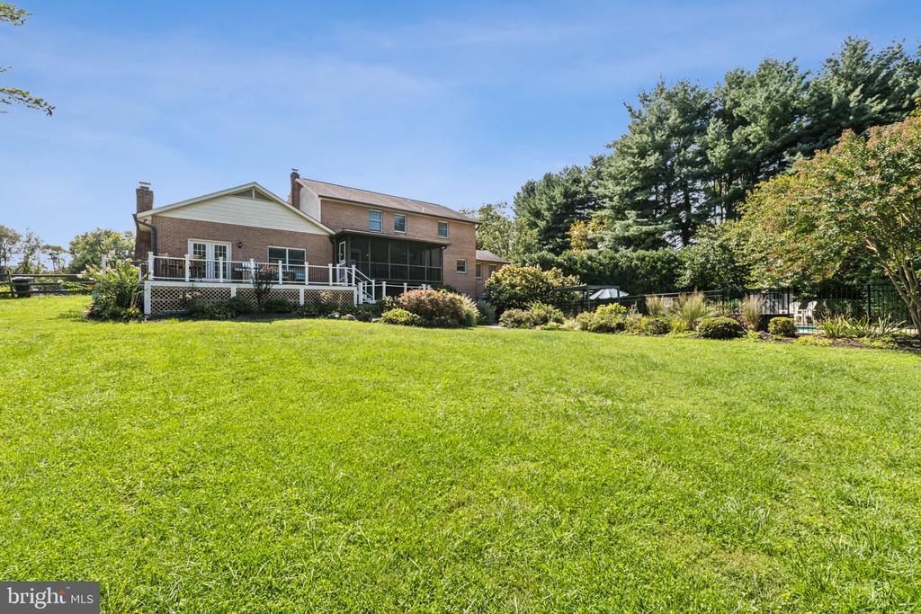 1021 Hawlings Rd