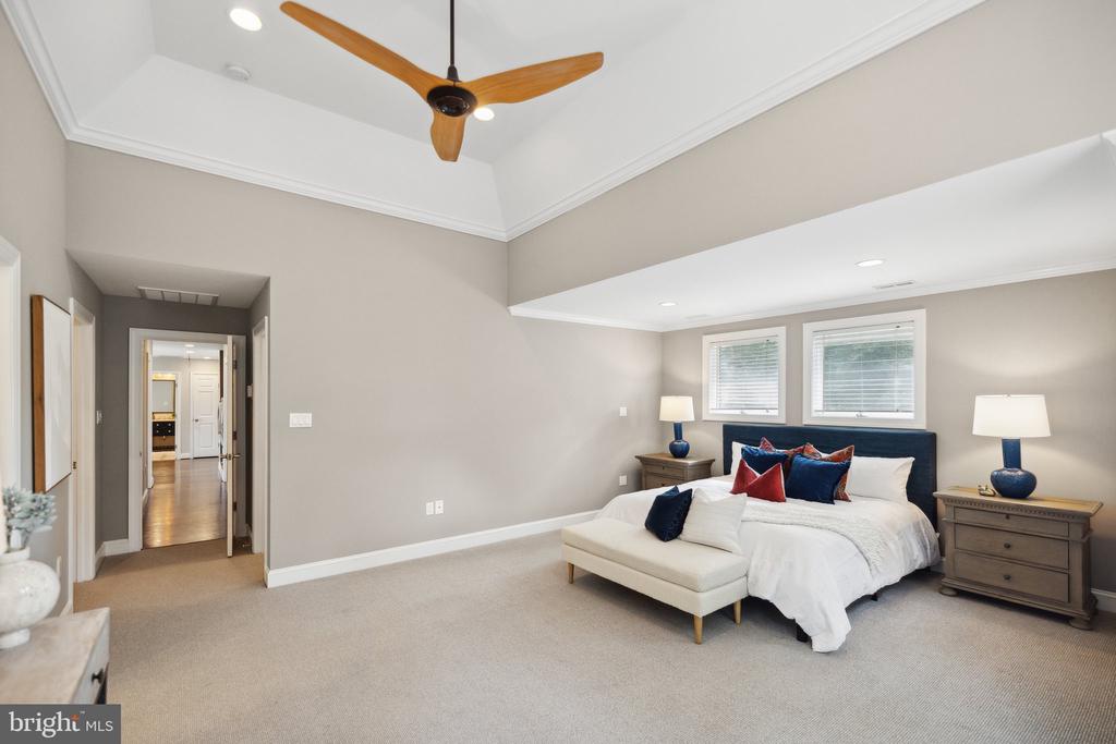 810 Blossom Dr