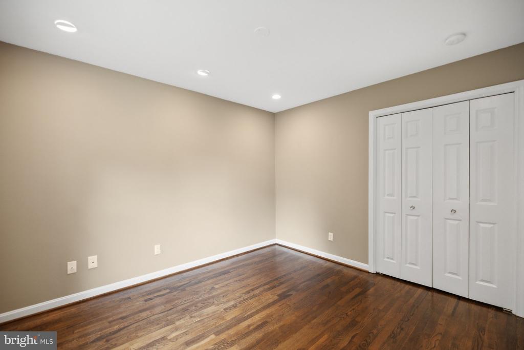 810 Blossom Dr