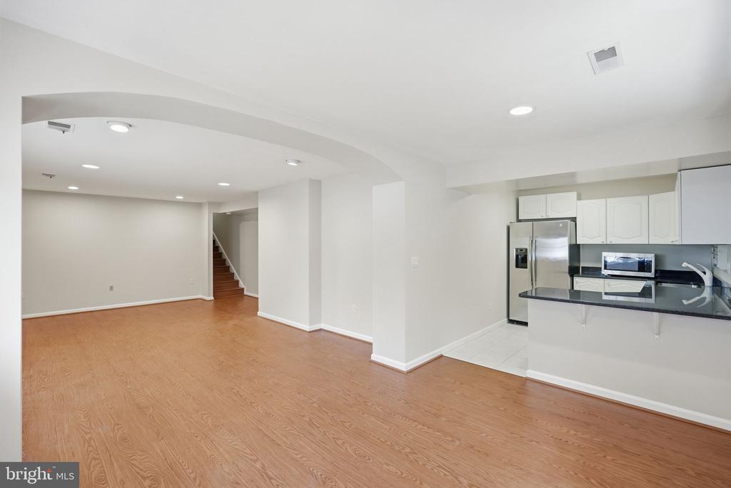 1525 W KERSEY LANE