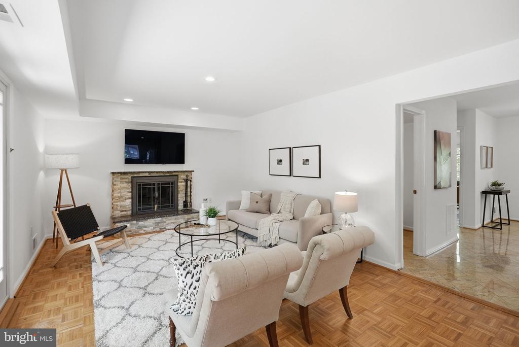 1525 W KERSEY LANE