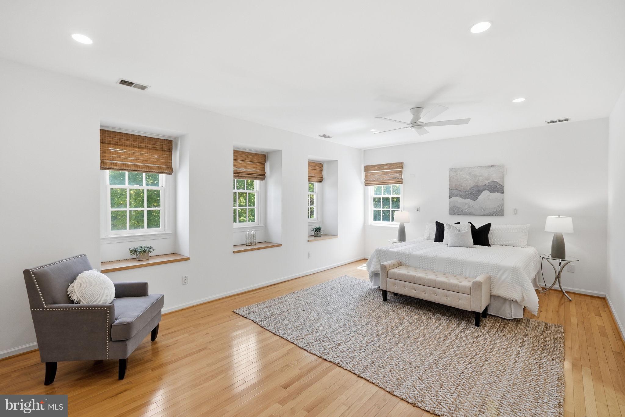 1525 W KERSEY LANE