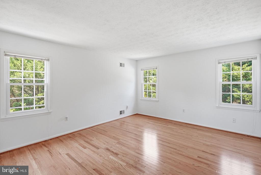 1525 W KERSEY LANE