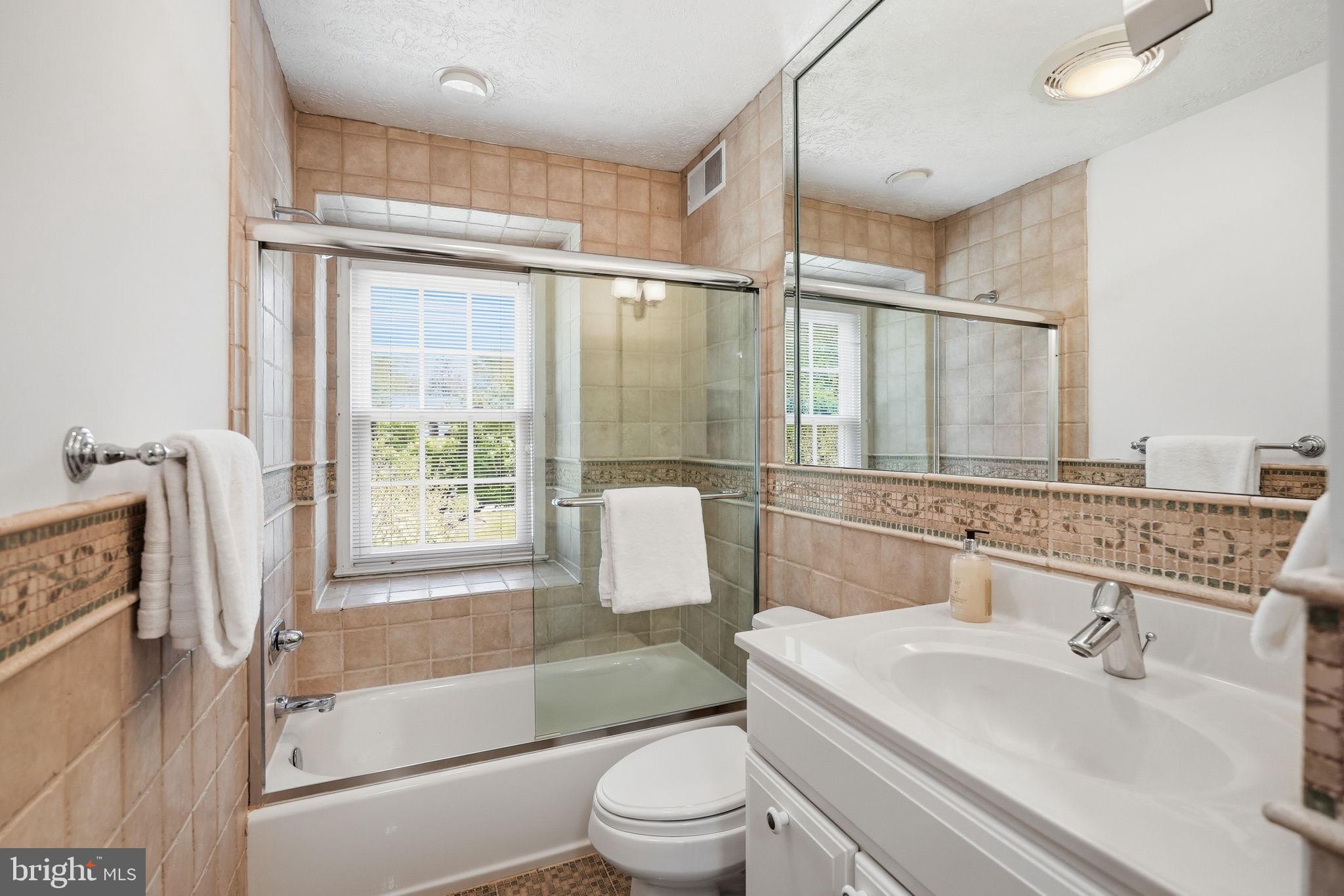 1525 W KERSEY LANE