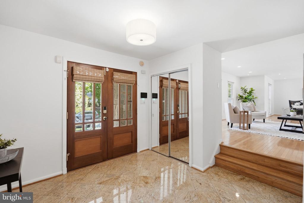 1525 W KERSEY LANE
