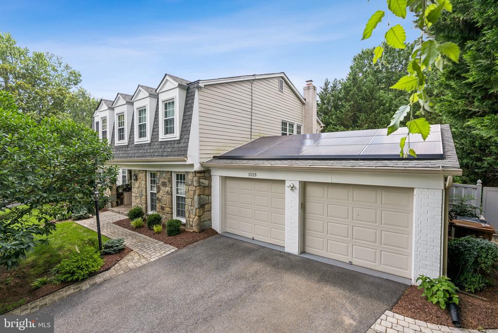 1525 W KERSEY LANE