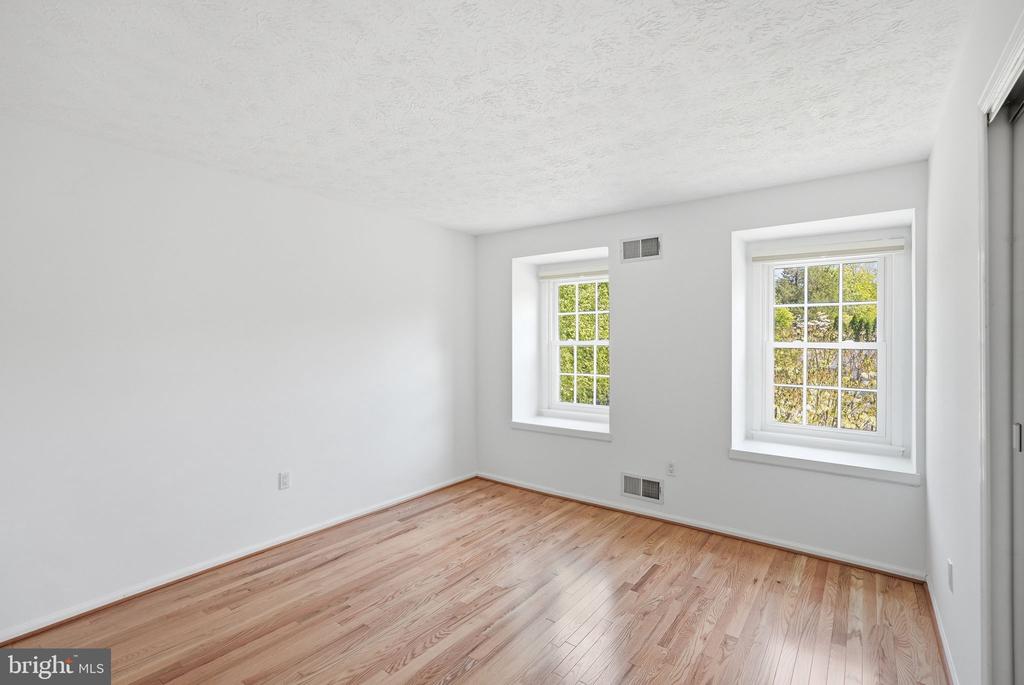 1525 W KERSEY LANE