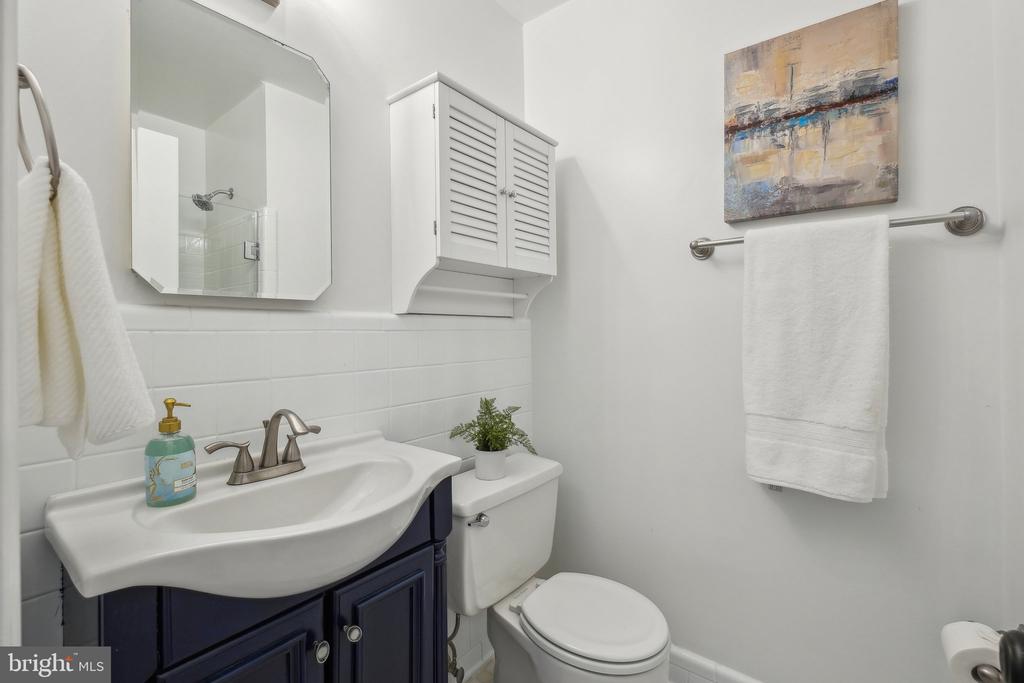 637 Azalea Dr