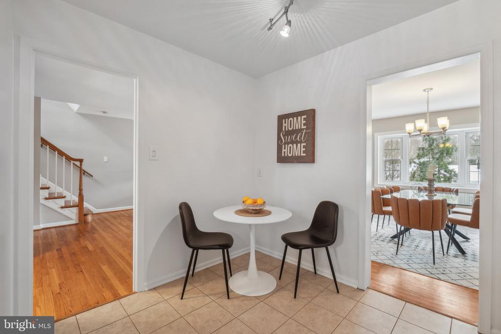 637 Azalea Dr