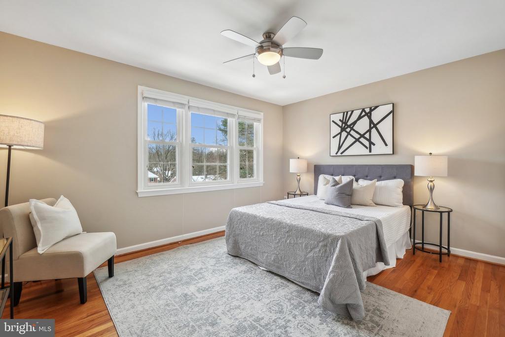 637 Azalea Dr