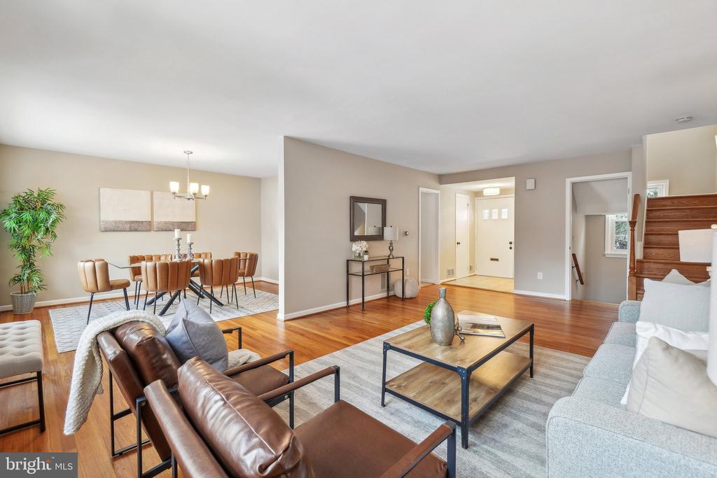 637 Azalea Dr