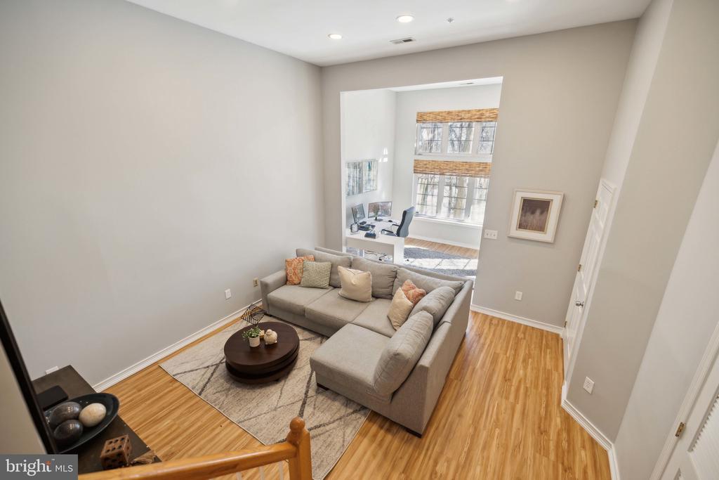 4 Waddington Ln