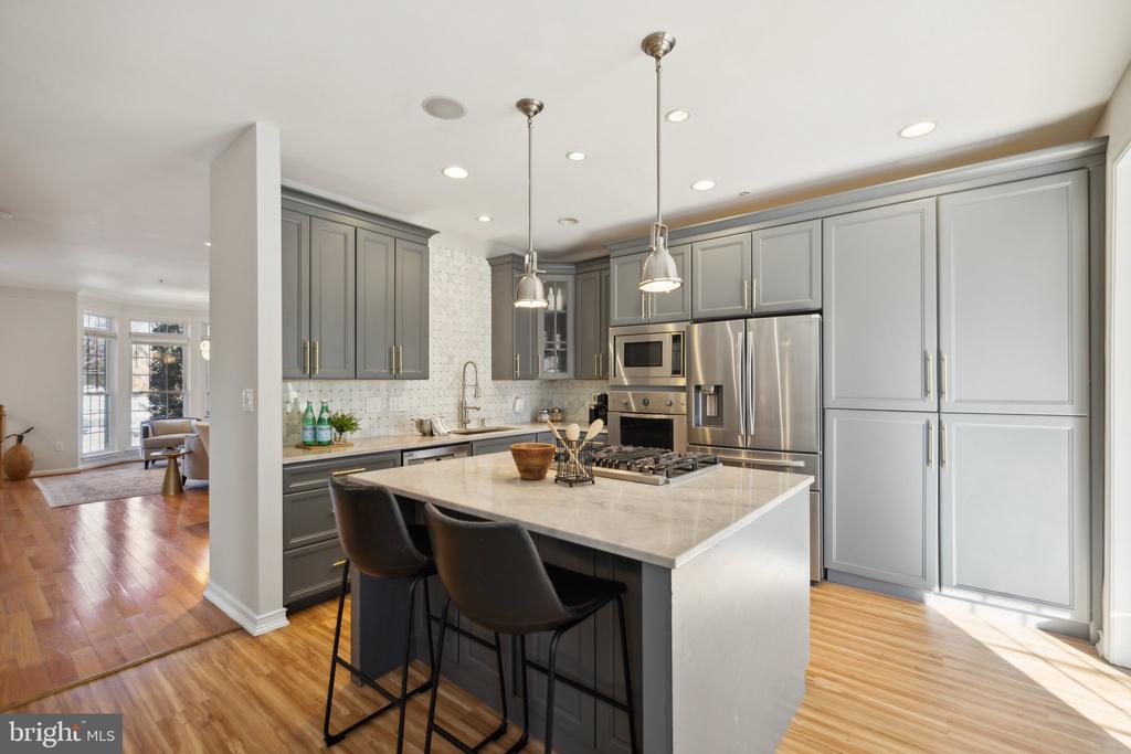 4 Waddington Ln