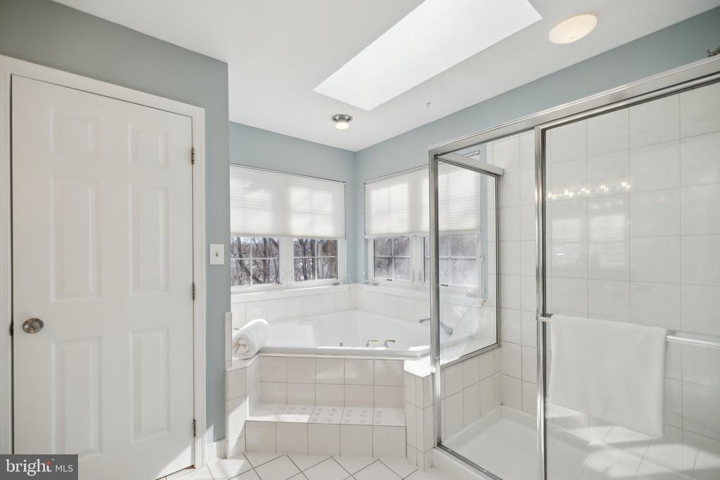 4 Waddington Ln
