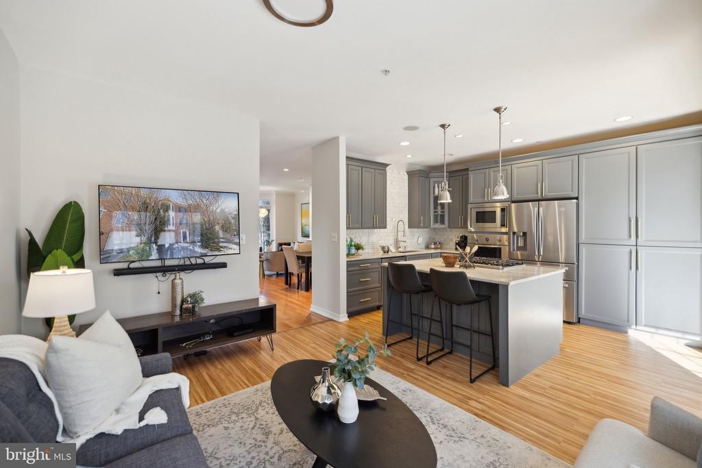4 Waddington Ln