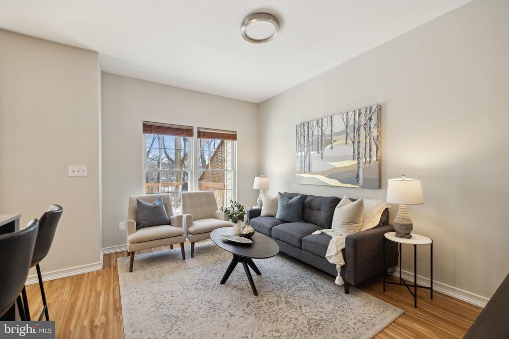 4 Waddington Ln