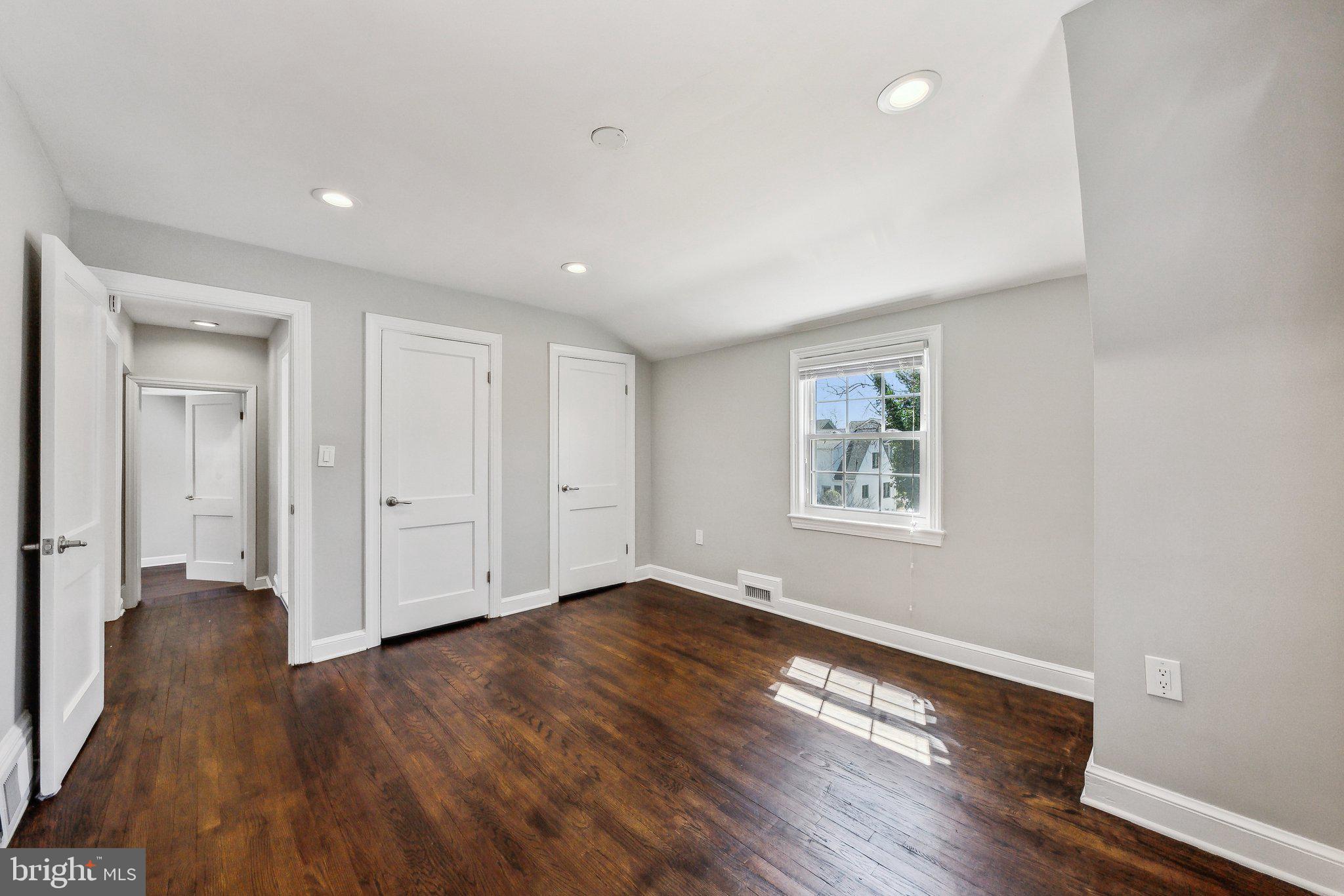 544 W Montgomery Ave