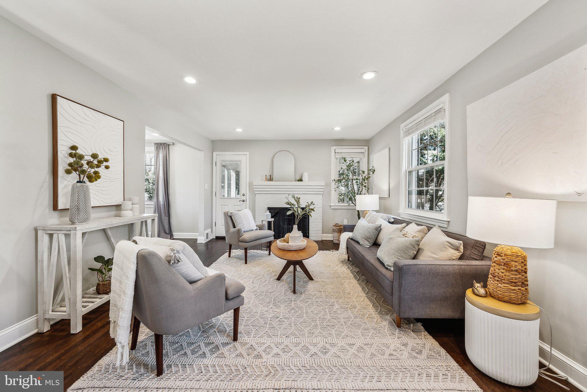 544 W Montgomery Ave