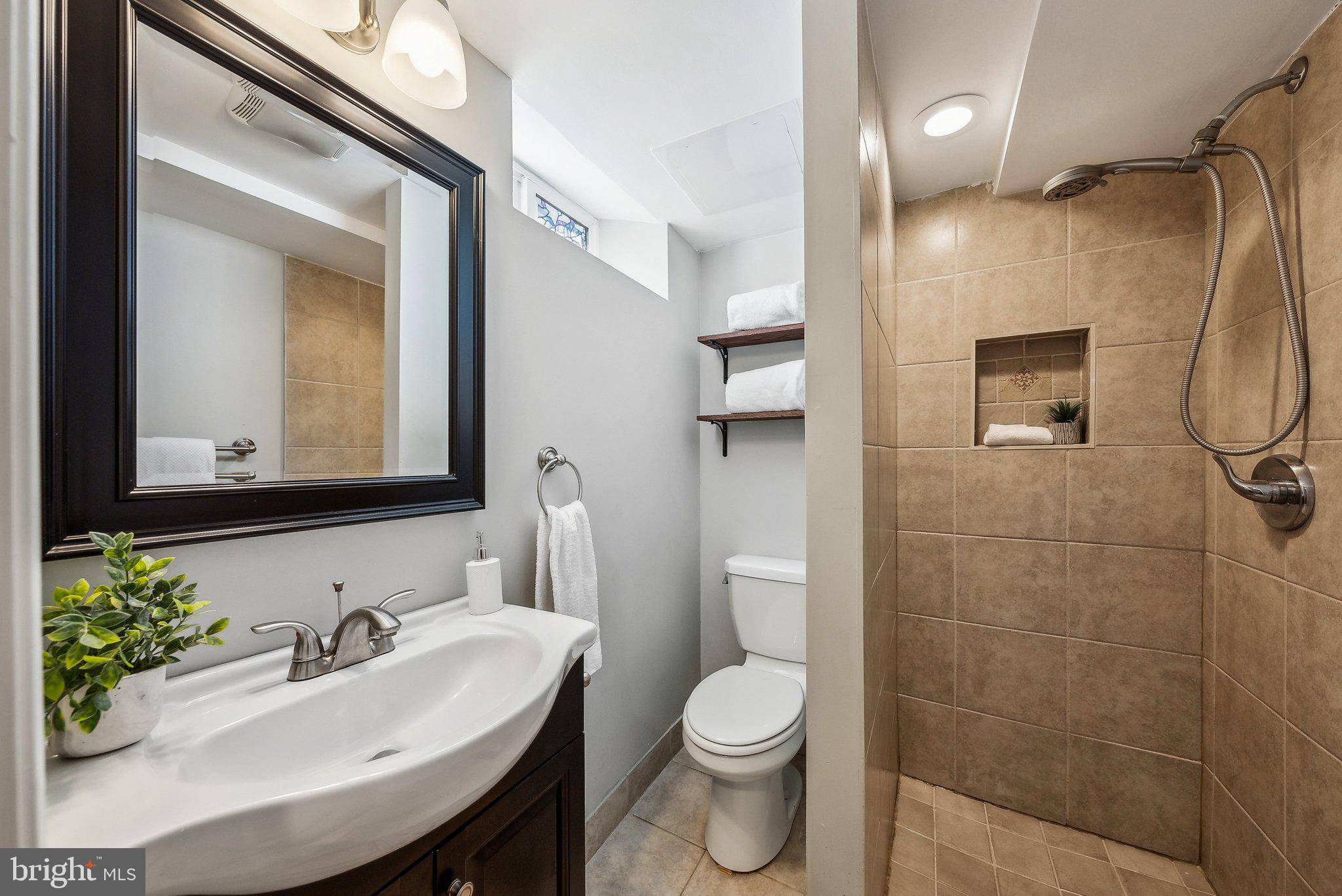 544 W Montgomery Ave