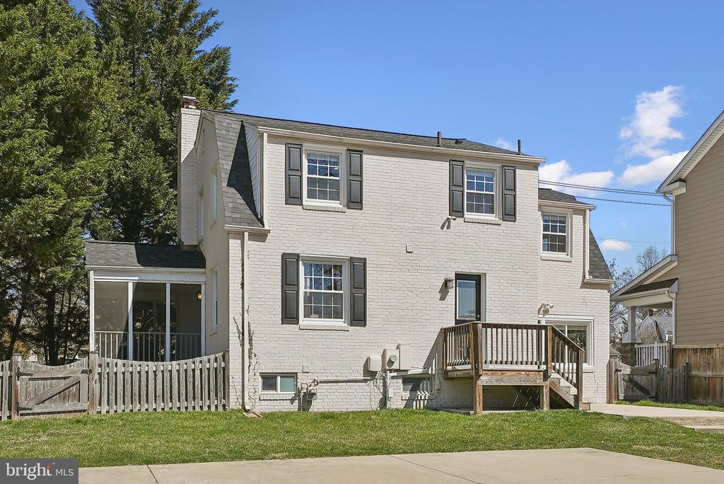 544 W Montgomery Ave