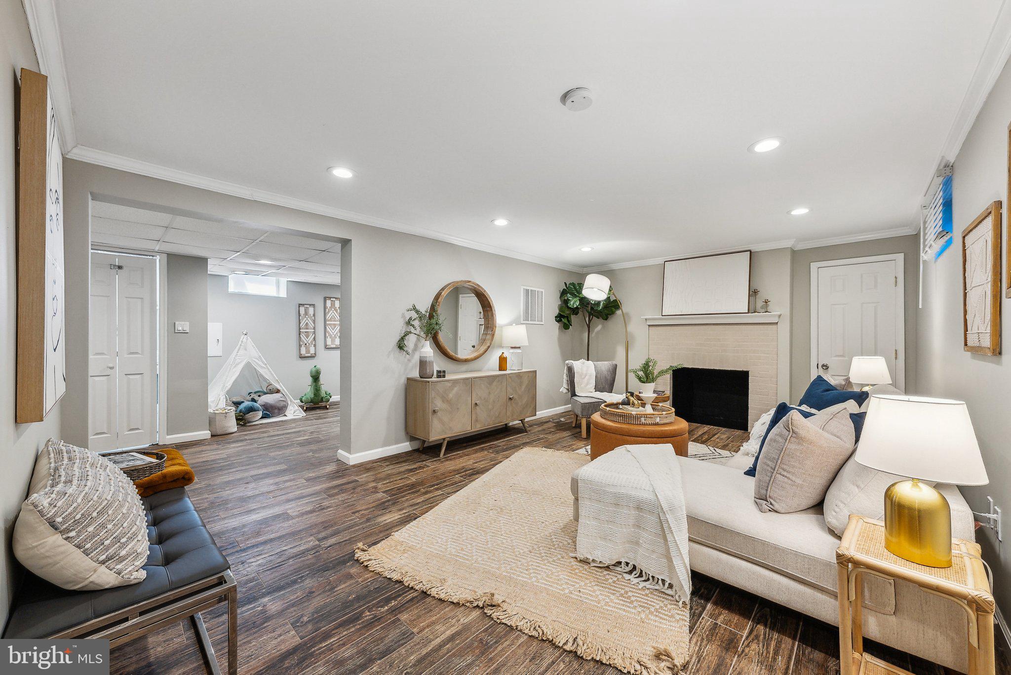 544 W Montgomery Ave