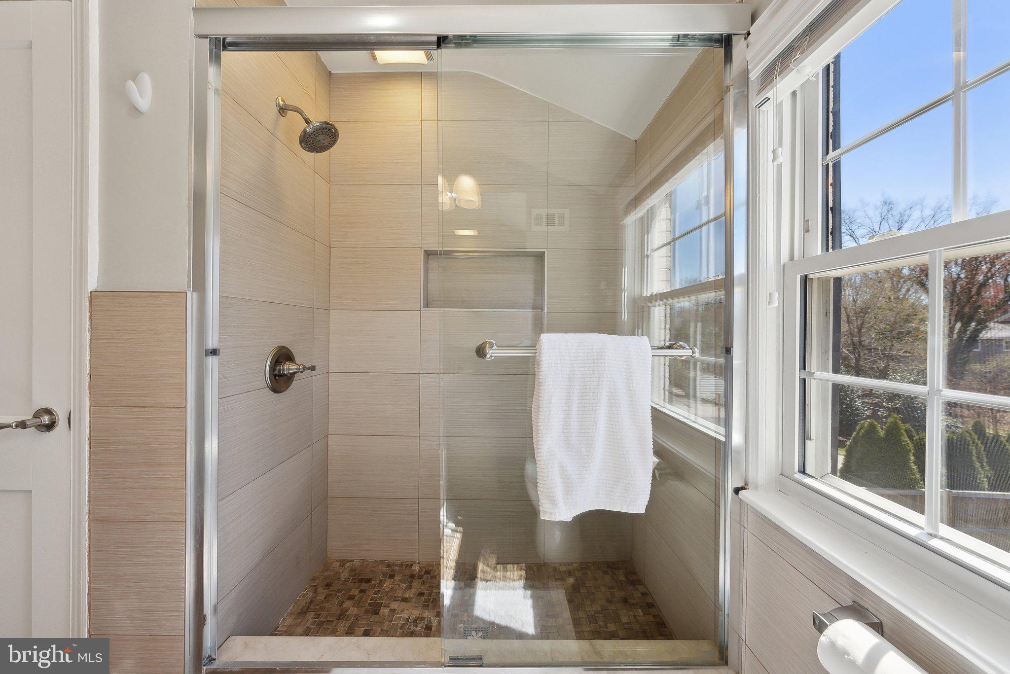 544 W Montgomery Ave