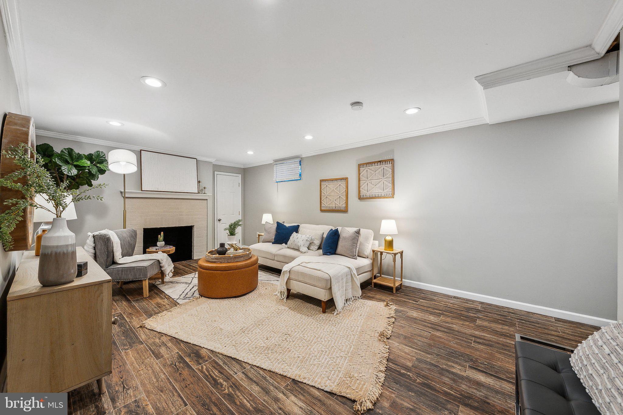 544 W Montgomery Ave