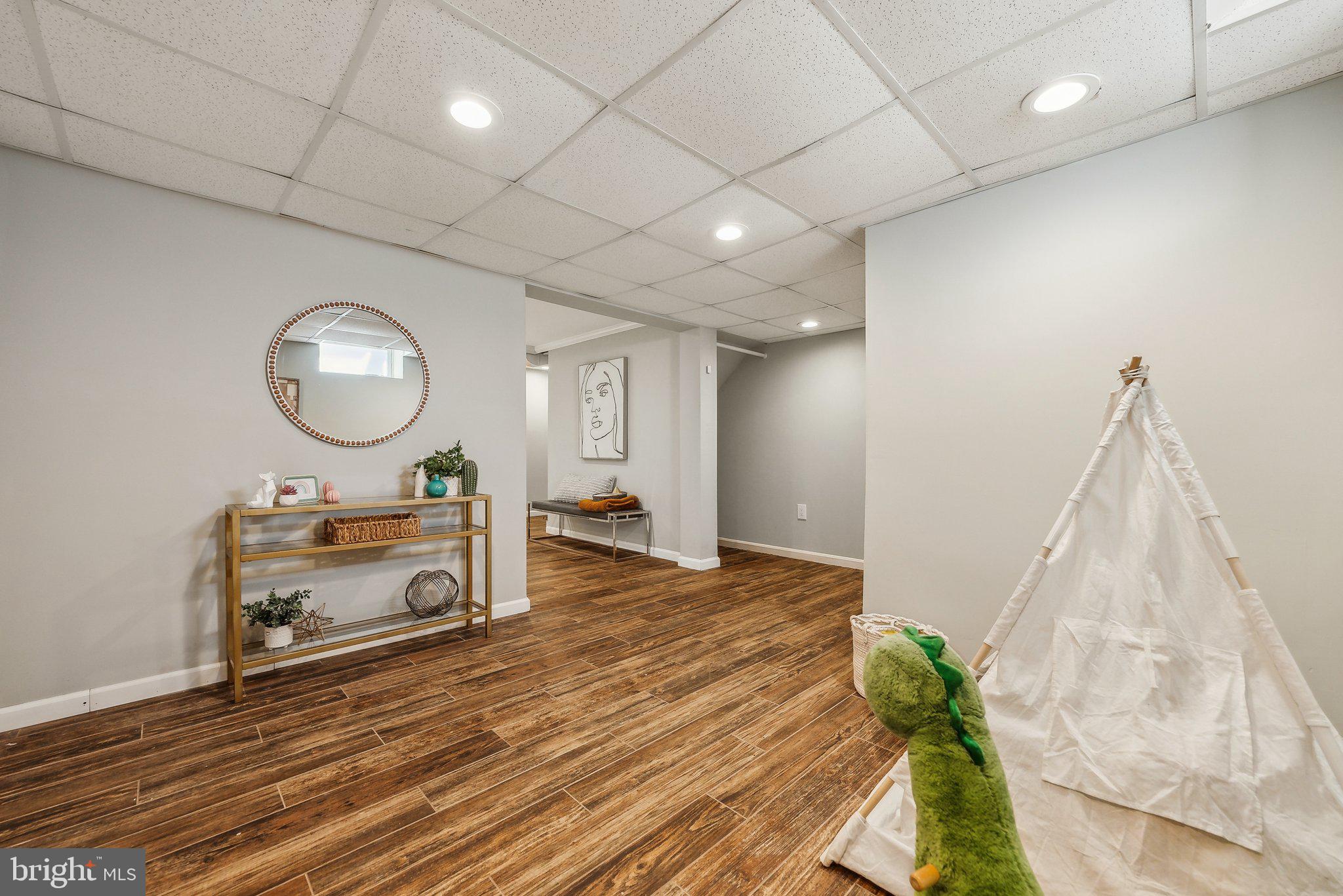 544 W Montgomery Ave