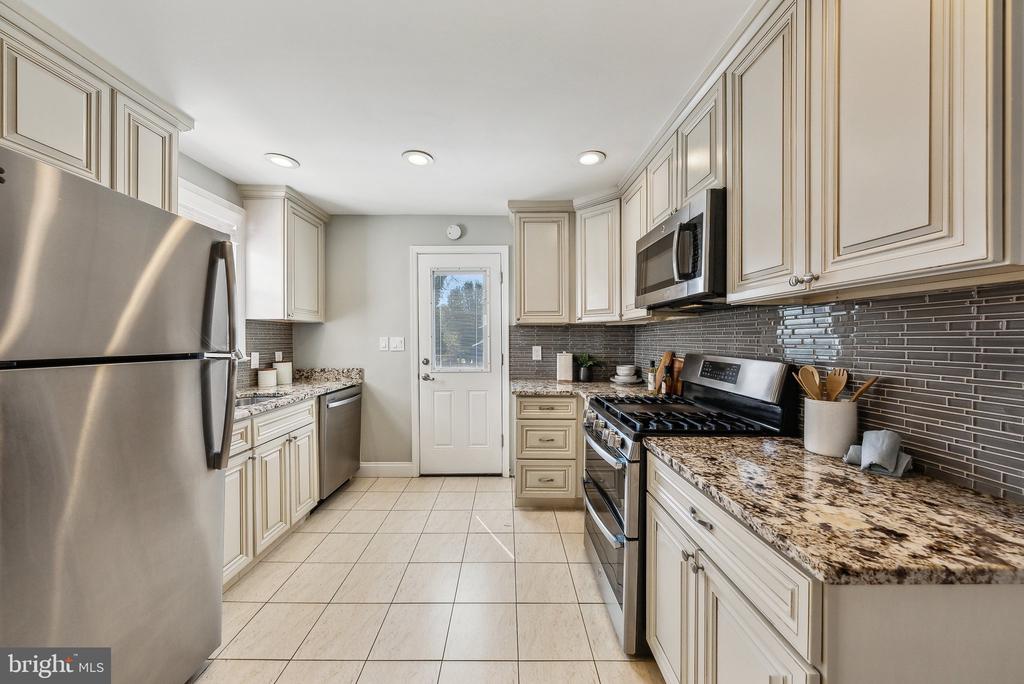 544 W Montgomery Ave