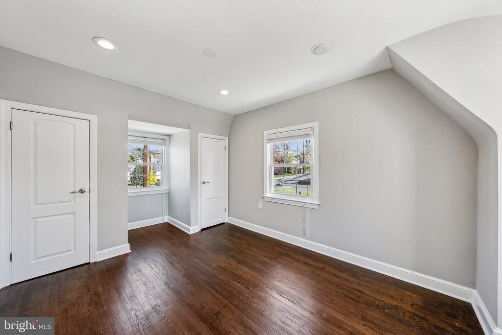 544 W Montgomery Ave