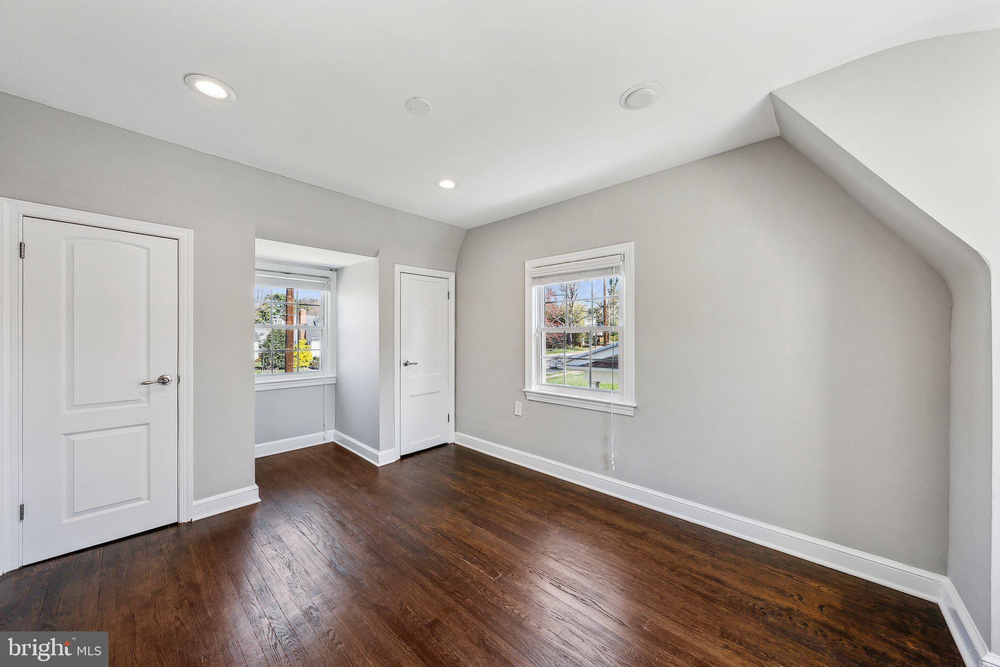 544 W Montgomery Ave