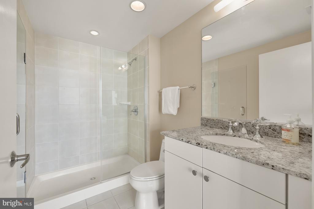 6820 Wisconsin Ave #6009