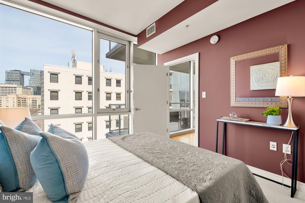 6820 Wisconsin Ave #6009
