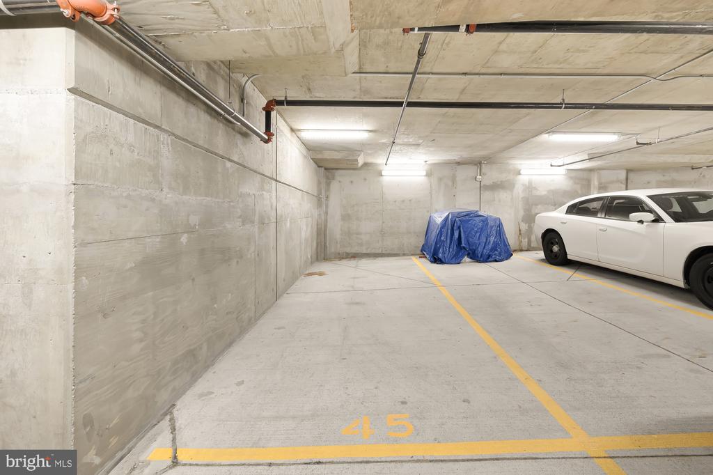 6820 Wisconsin Ave #6009